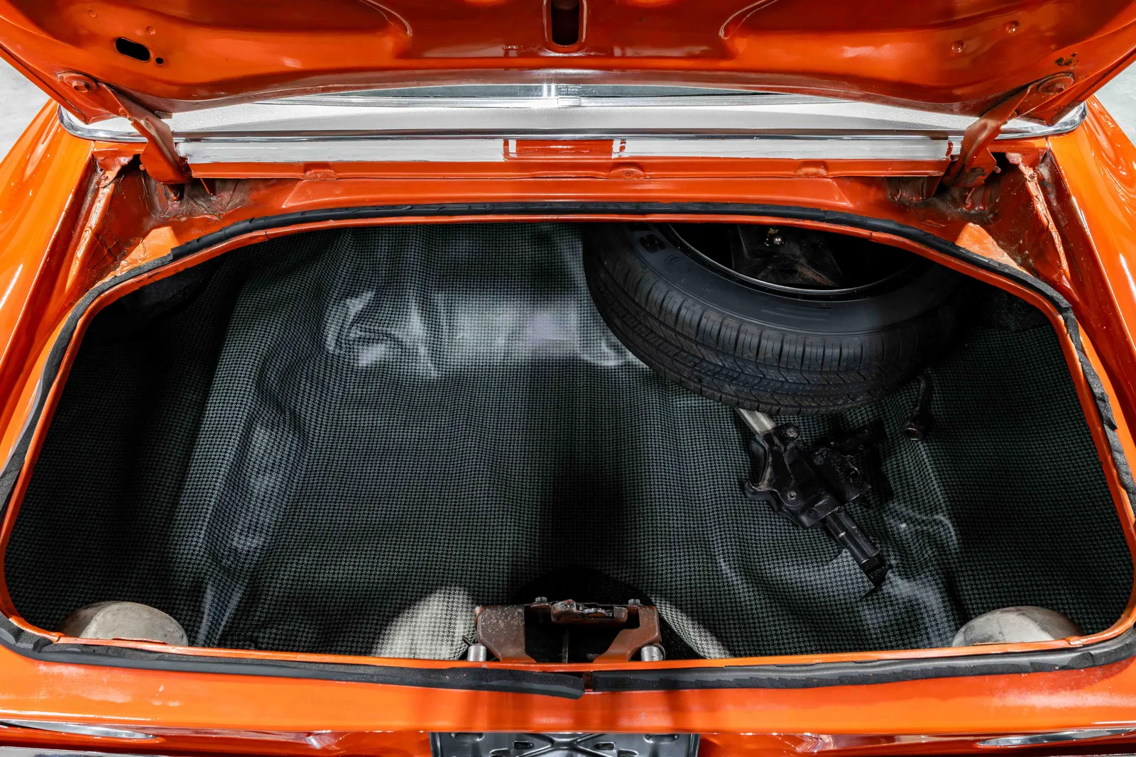 19_1972-Chevrolet-Camaro-RS-Orange Flame Poly-127510-55.jpg